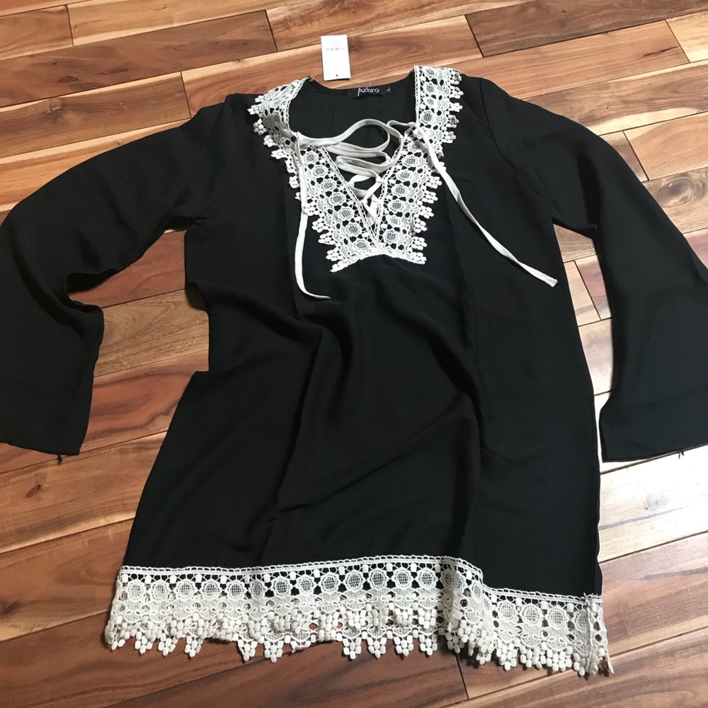 Black and white lace tunic or cover-up XL BN